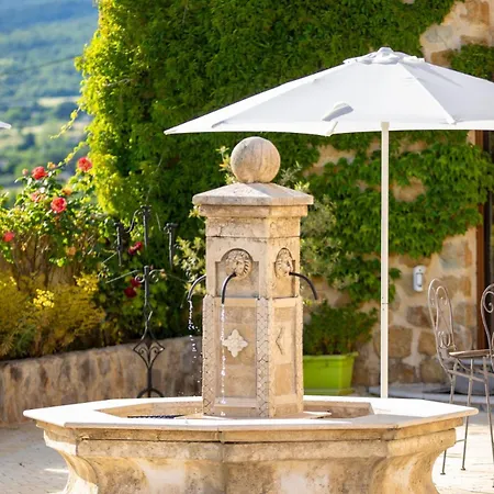 Le Sommet De La Tour, Vue, Calme Et Chevaux Apartment *