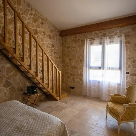 Apartment Le Sommet De La Tour, Vue, Calme Et Chevaux