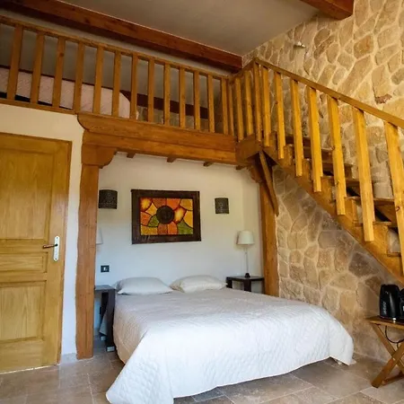 Le Sommet De La Tour, Vue, Calme Et Chevaux Apartment