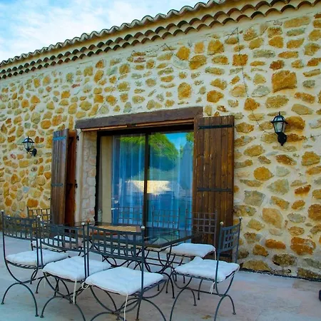 Le Sommet De La Tour, Vue, Calme Et Chevaux Apartment *