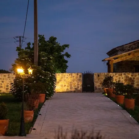 Apartment Le Sommet De La Tour, Vue, Calme Et Chevaux