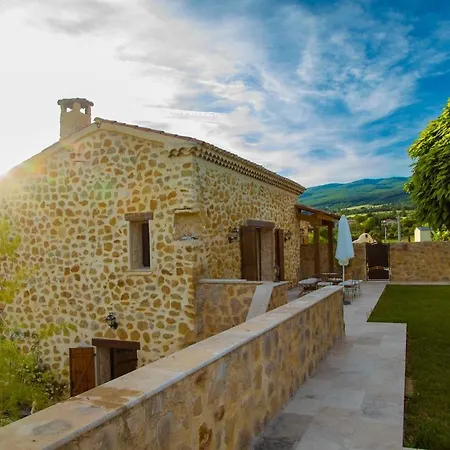 Le Sommet De La Tour, Vue, Calme Et Chevaux Montlaux