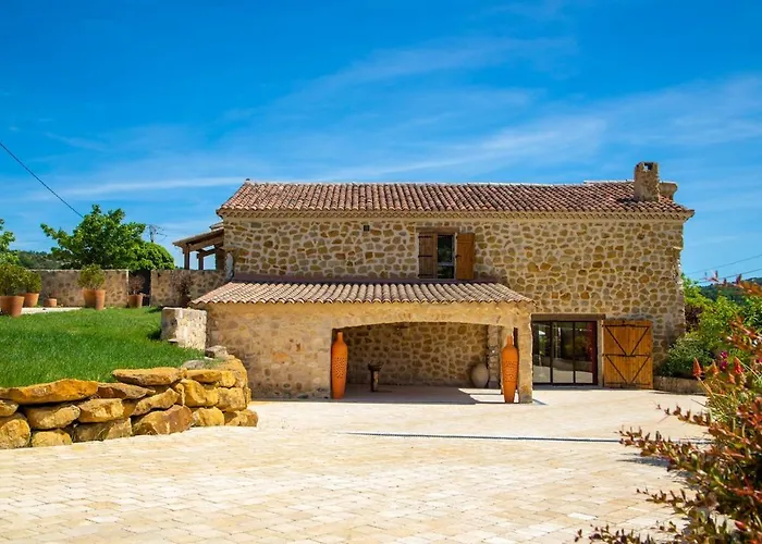 Le Sommet De La Tour, Vue, Calme Et Chevaux Apartment
