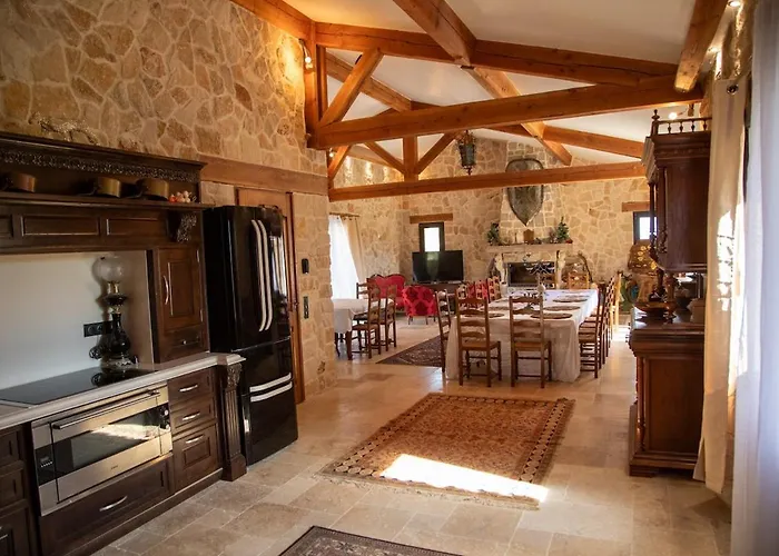 Le Sommet De La Tour, Vue, Calme Et Chevaux