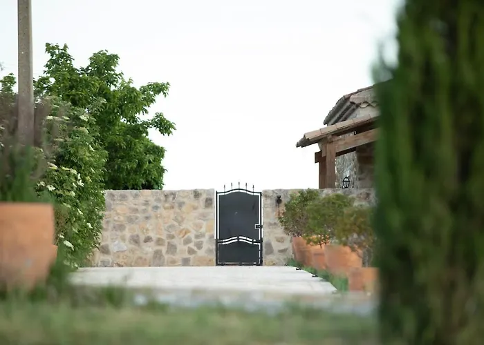 Apartment Le Sommet De La Tour, Vue, Calme Et Chevaux