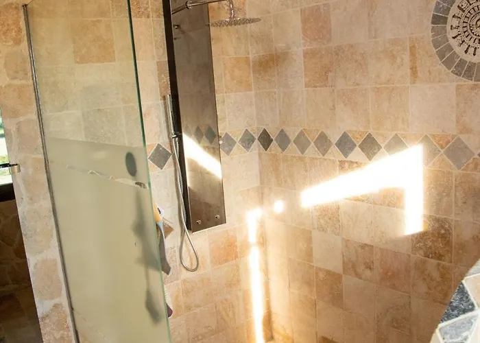 Le Sommet De La Tour, Vue, Calme Et Chevaux Apartment